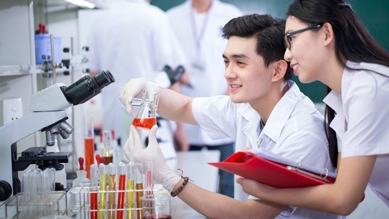 Học trung cấp dược có đủ điều kiện hành nghề không?