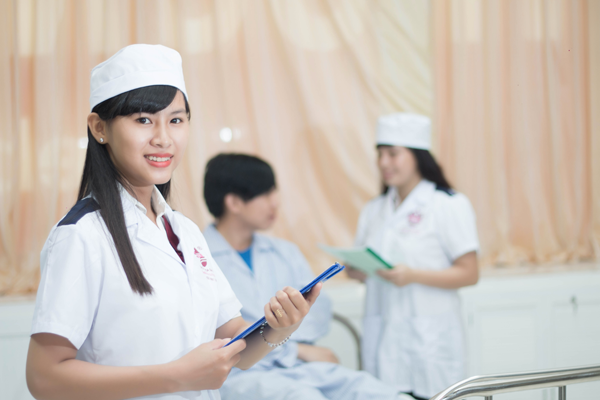 Y sĩ đa khoa hệ cao đẳng