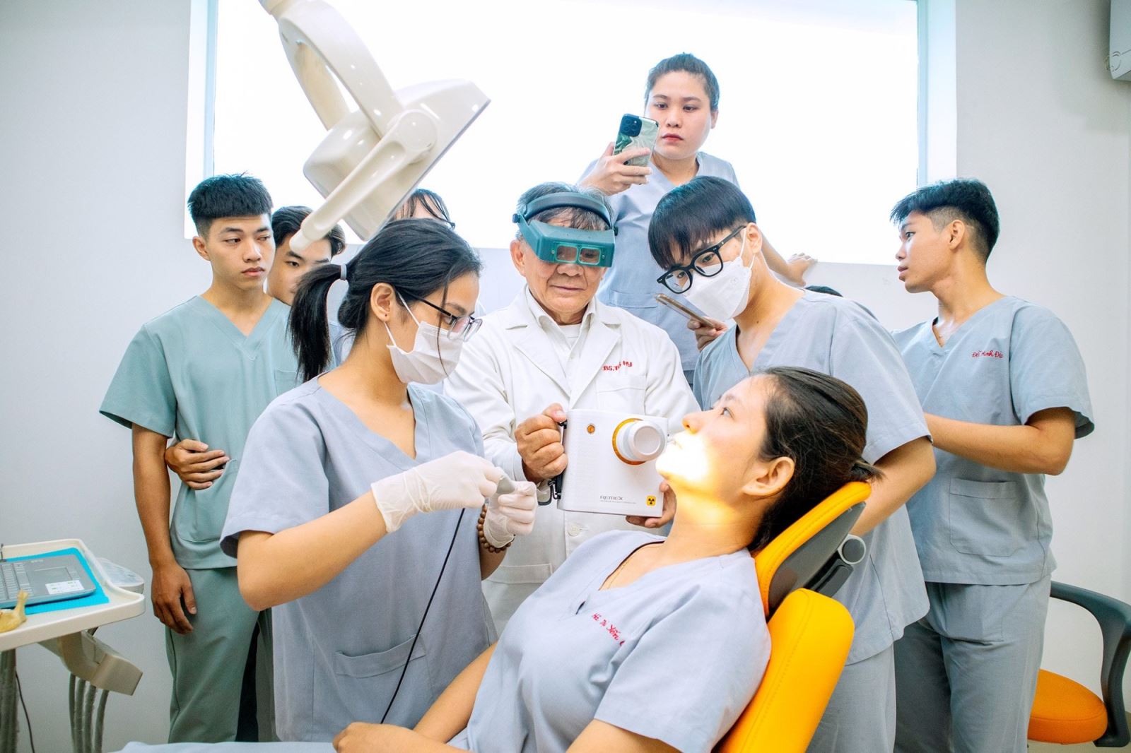 điều dưỡng chuyên khoa răng hàm mặt